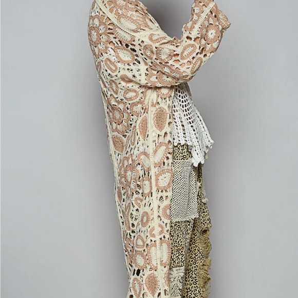 POL Cream and Tan Crochet Cardigan - Picture 4 of 8